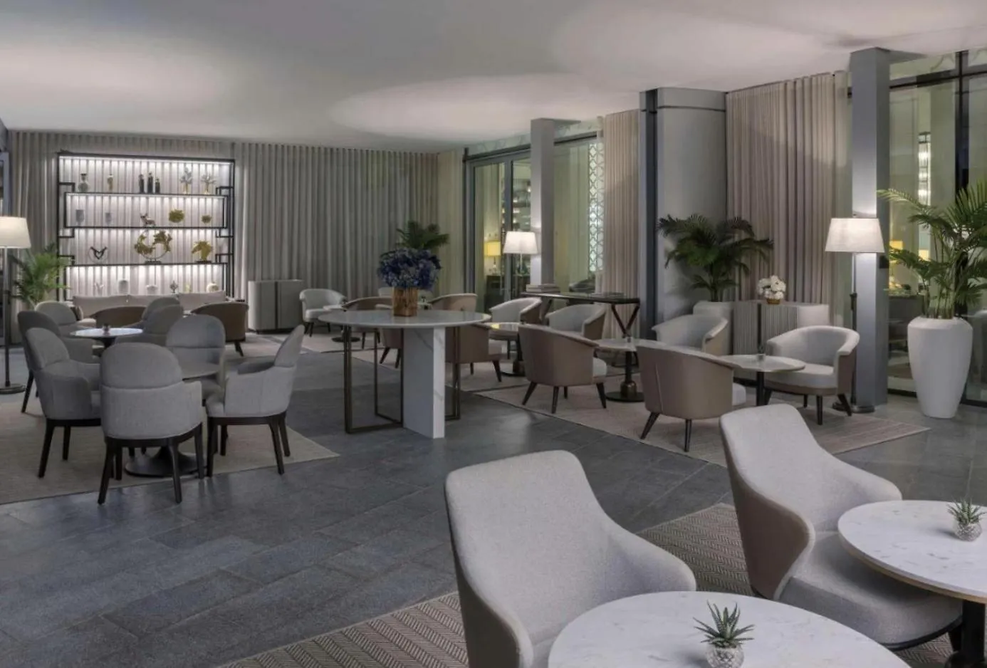 Apartment In Kempinski Boulevard Downtown Dubaj