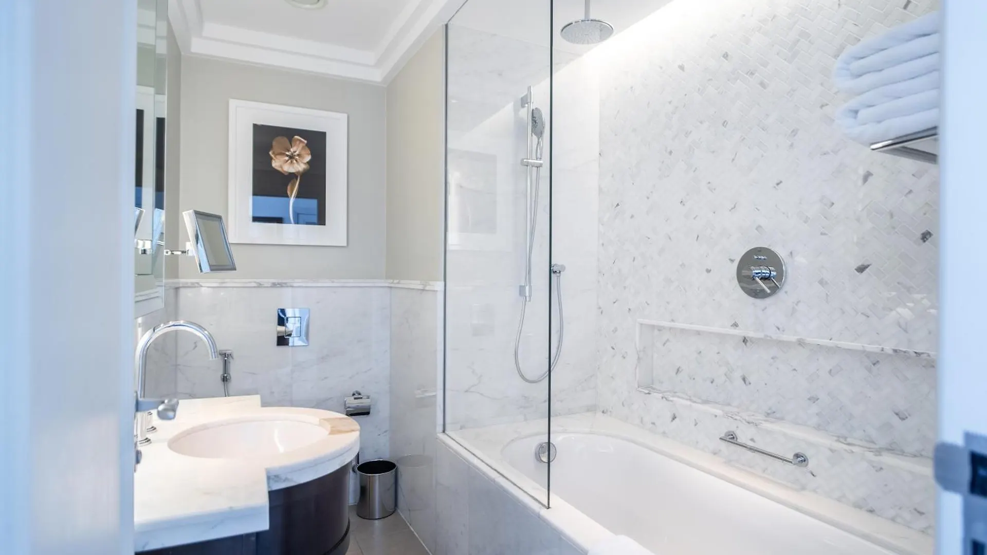 Apartment In Kempinski Boulevard Downtown Dubai