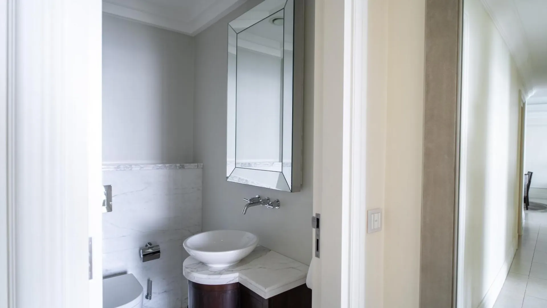 Apartment In Kempinski Boulevard Downtown Dubai