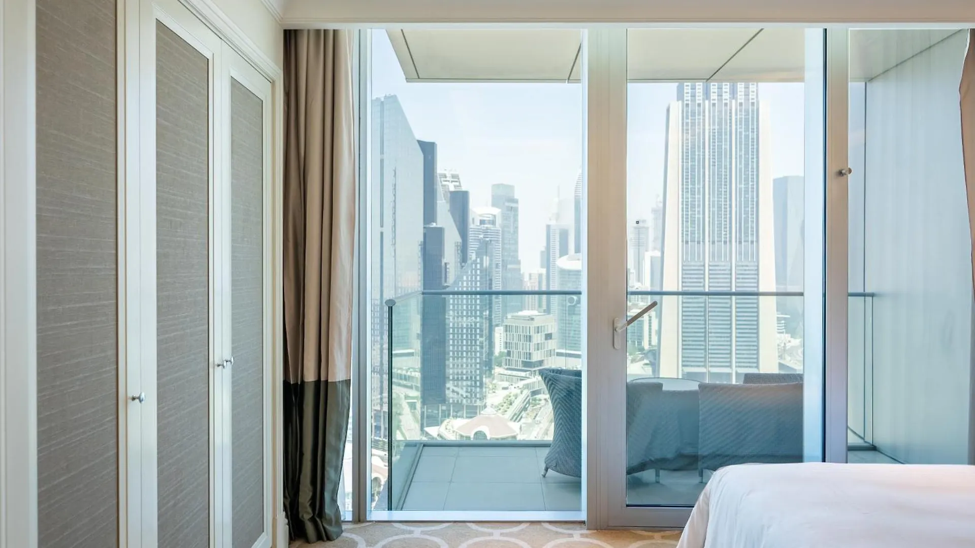 Apartment In Kempinski Boulevard Downtown Dubai United Arab Emirates